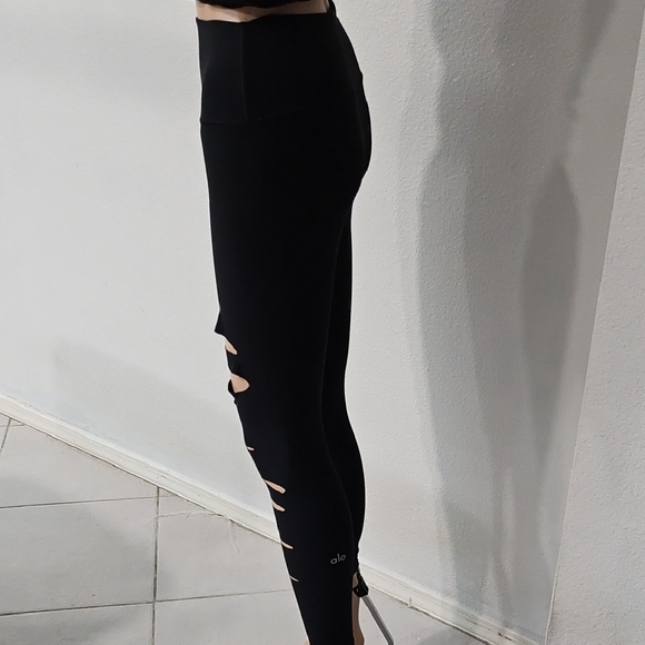 ALO Yoga Black High-Waist Ripped Leggings - Picture 6 of 8